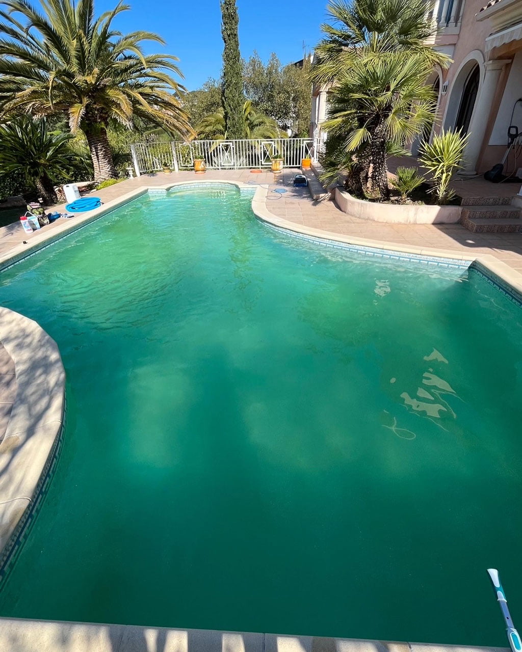 Comment rattraper une eau verte de piscine ?